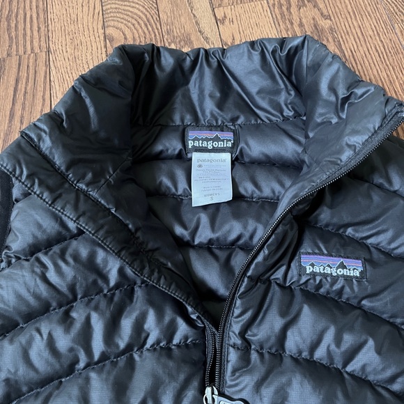 Women’s Patagonia down puffer Vest - Picture 7 of 13